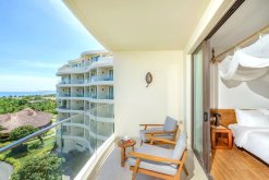 Ban công phòng Deluxe Sea View Ana Mandara Cam Ranh