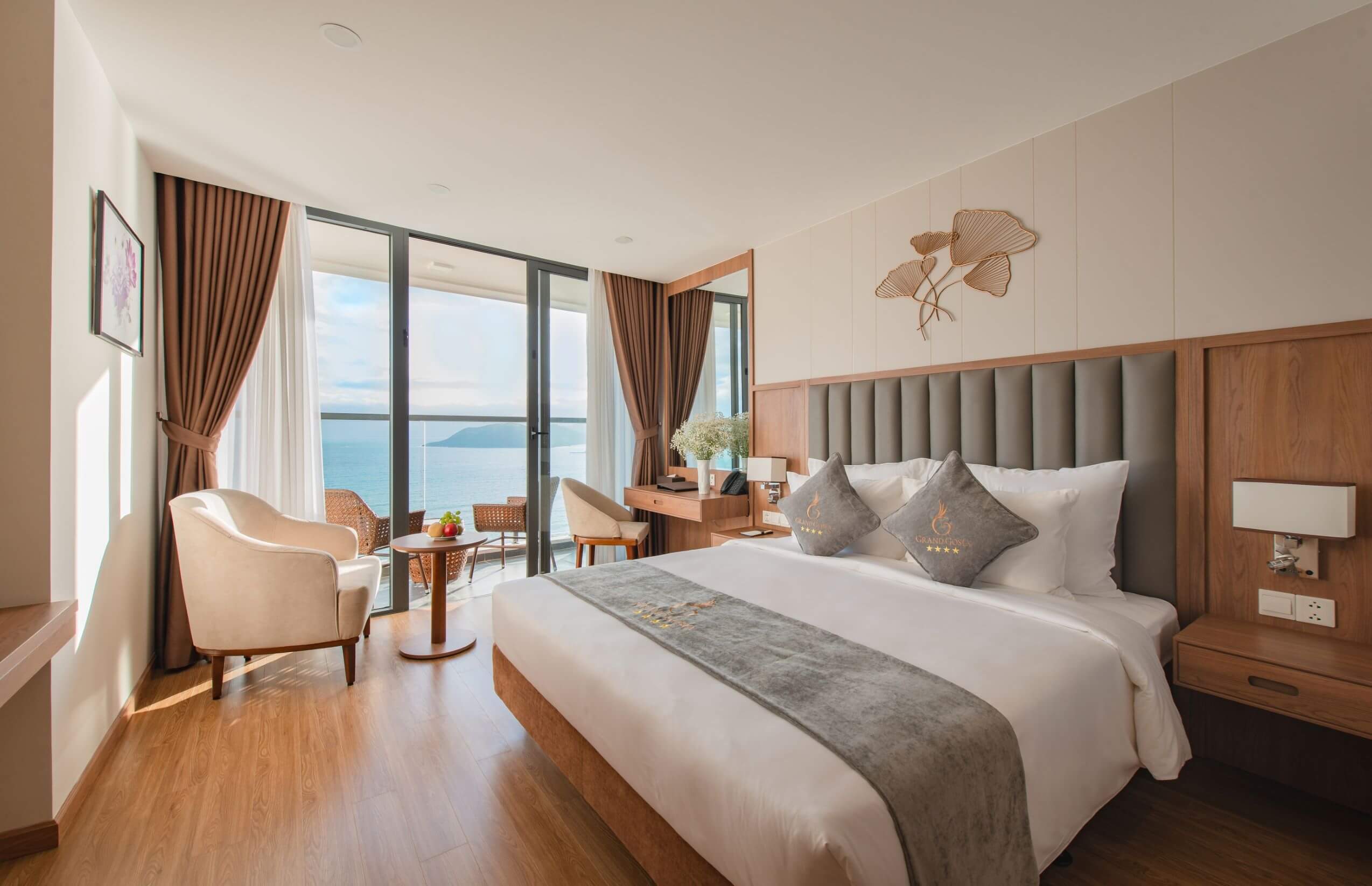 Hạng phòng Deluxe Ocean View tại khách sạn Grand Gosia Nha Trang Hạng phòng Deluxe Ocean View tại khách sạn Grand Gosia Nha Trang