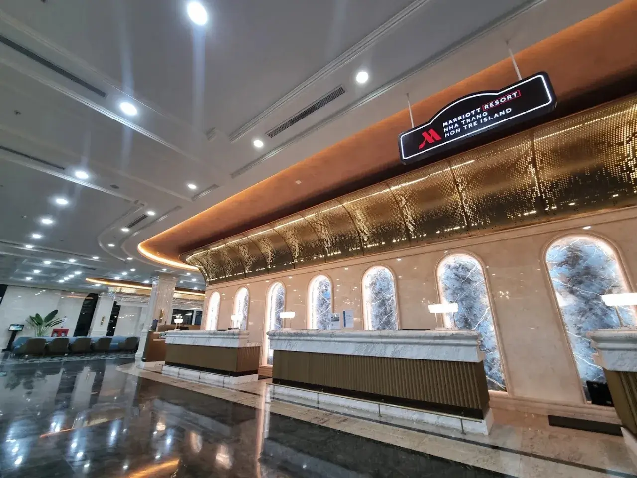 Thủ tục check in và gửi hành lý ở khi Nha Trang Marriott Resort & Spa Hòn Tre Thủ tục check in và gửi hành lý ở khi Nha Trang Marriott Resort & Spa Hòn Tre