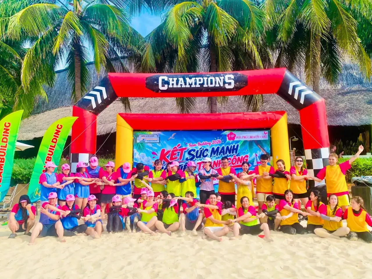 Tổ chức Teambuilding sôi động tại bãi biển resort cao cấp trên đảo Hòn Tre. Tổ chức Teambuilding sôi động tại bãi biển resort cao cấp trên đảo Hòn Tre.